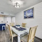 Long Beach Tower 3, #1303 - Completely Renovated 2 Bedroom Sleeps 8, Condo