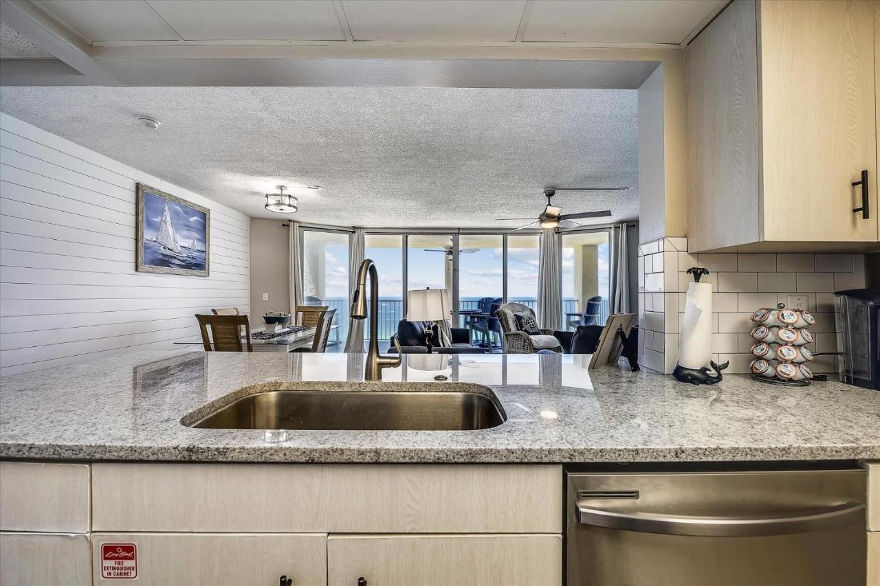Long Tower 3, #1303 - Completely Renovated 2 Bedroom Sleeps 8, Apartment