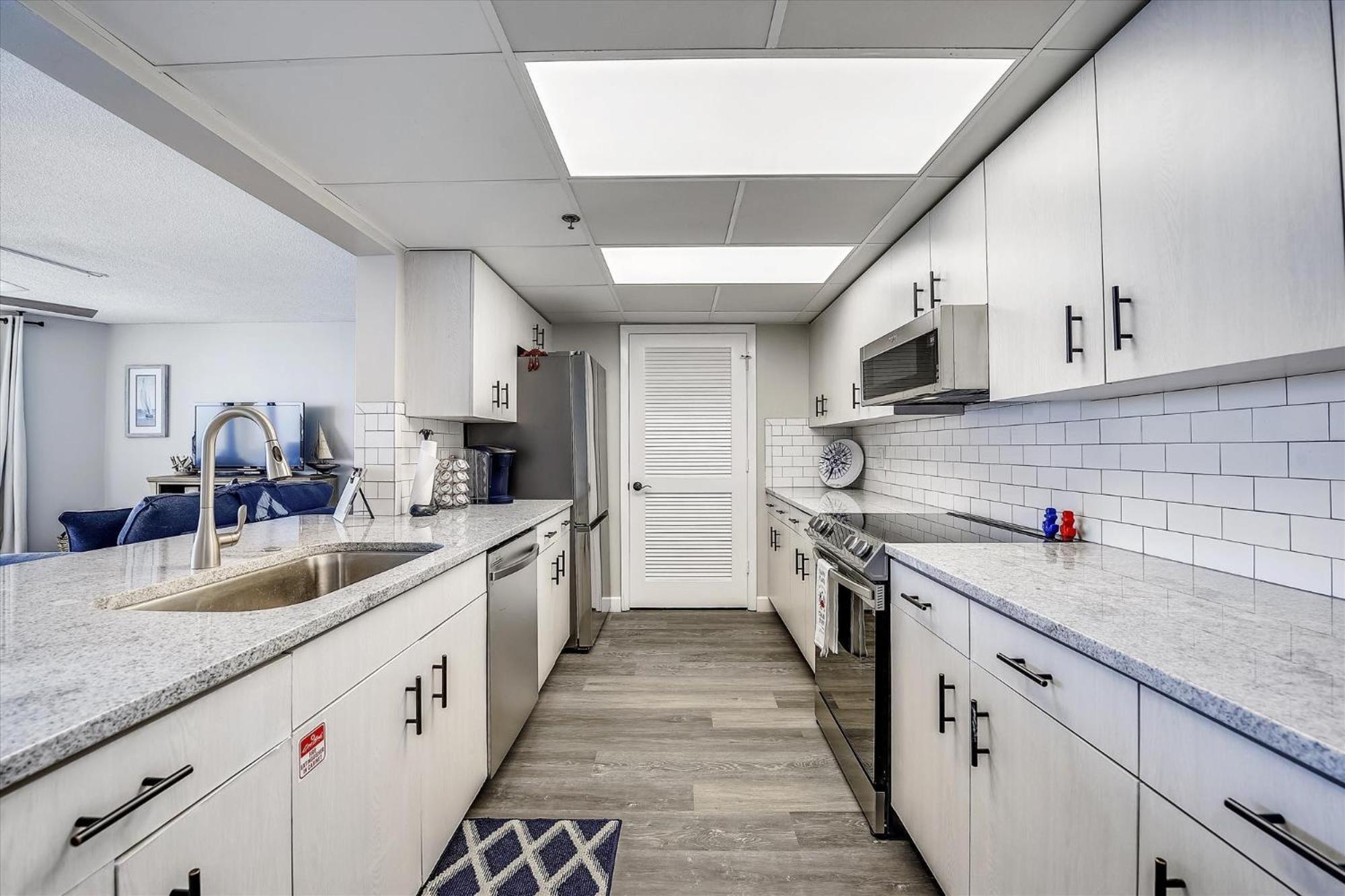 Apartment Long Tower 3, #1303 - Completely Renovated 2 Bedroom Sleeps 8, *
