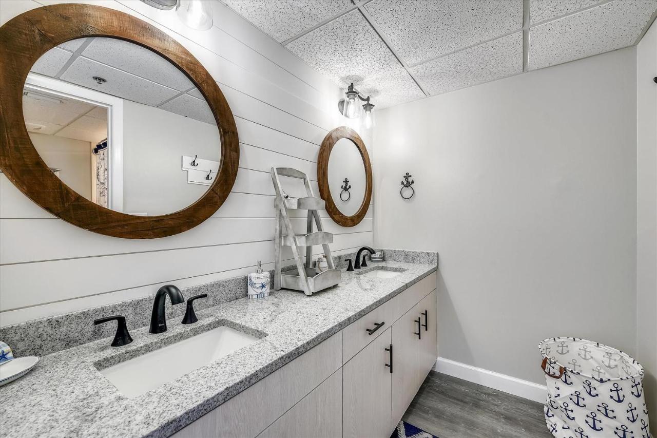 Long Tower 3, #1303 - Completely Renovated 2 Bedroom Sleeps 8, *